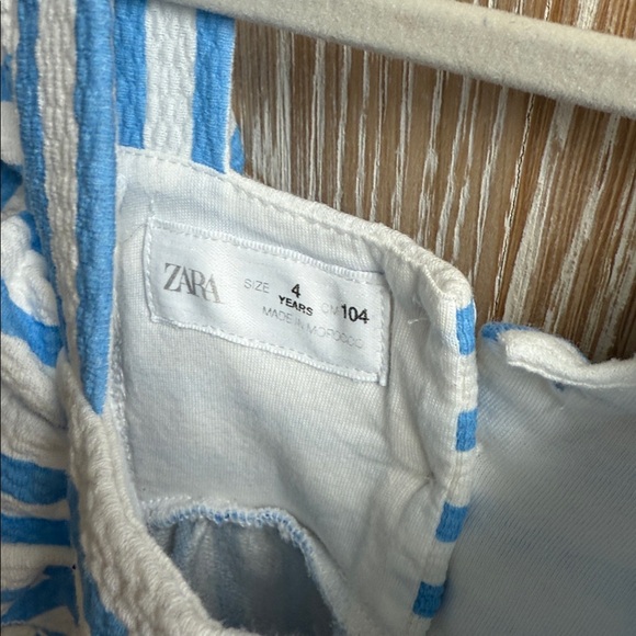 Zara White and Blue Striped Flutter Sleeve dress size 4 - Picture 2 of 3